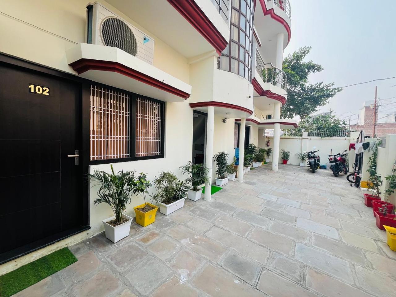 Log Inn Banaras Váránasí Exteriér fotografie